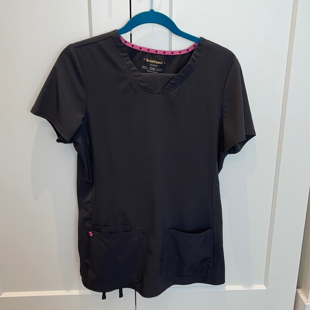 Scrub set